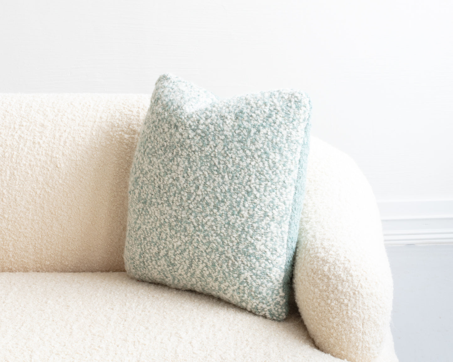 BDDW PILLOW - STANDARD IN BDDW FABRIC #355 AND #362