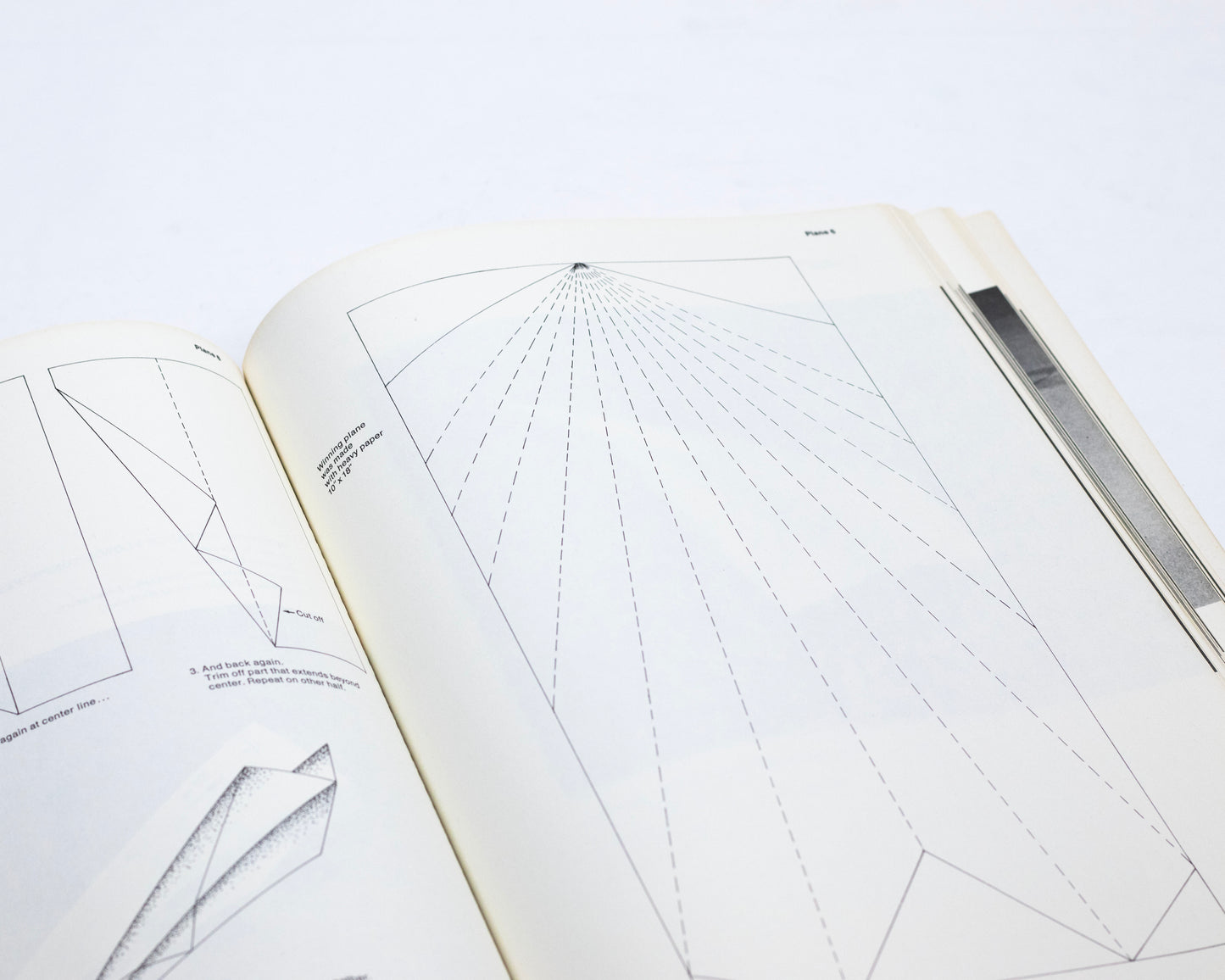 VINTAGE 1967 COPY OF "THE GREAT INTERNATIONAL PAPER AIRPLANE BOOK" BY JERRY MANDER, GEORGE DIPPEL, AND HOWARD GOSSAGE
