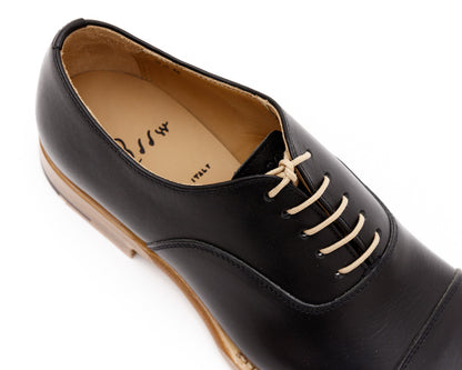 WOMEN'S LEATHER SHOES IN NERO