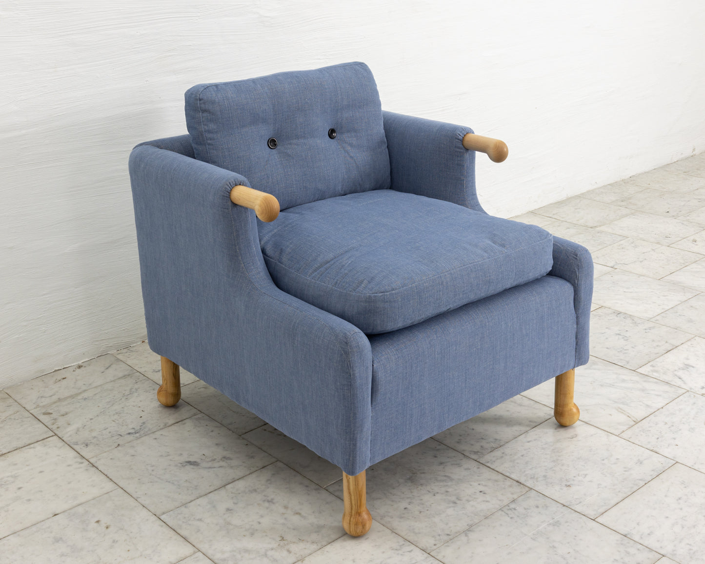 MABEL CLUB CHAIR - BDDW FABRIC #206, NATURAL MAPLE ARMS AND FEET