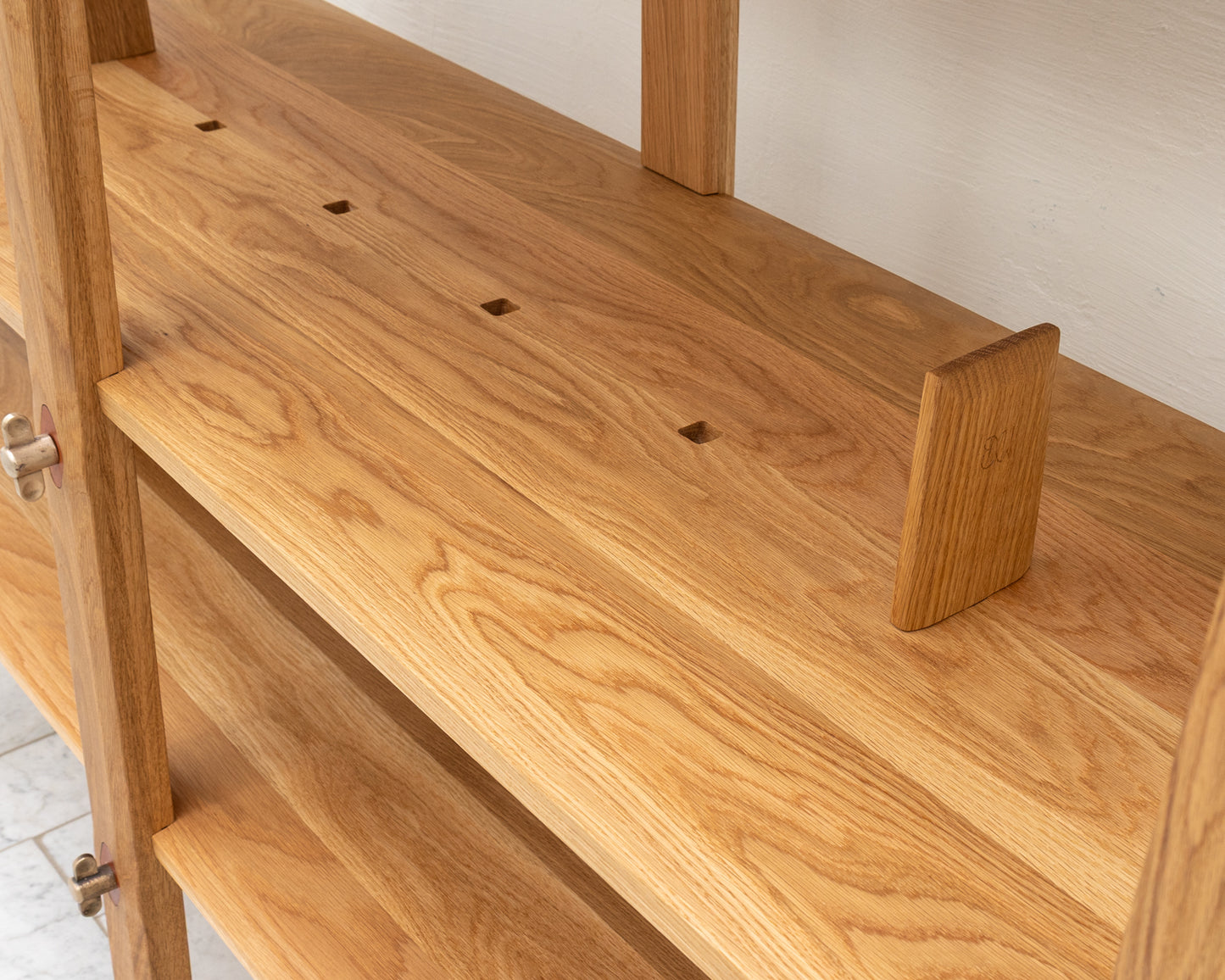 MARKET SHELF - 84" H, NATURAL OAK