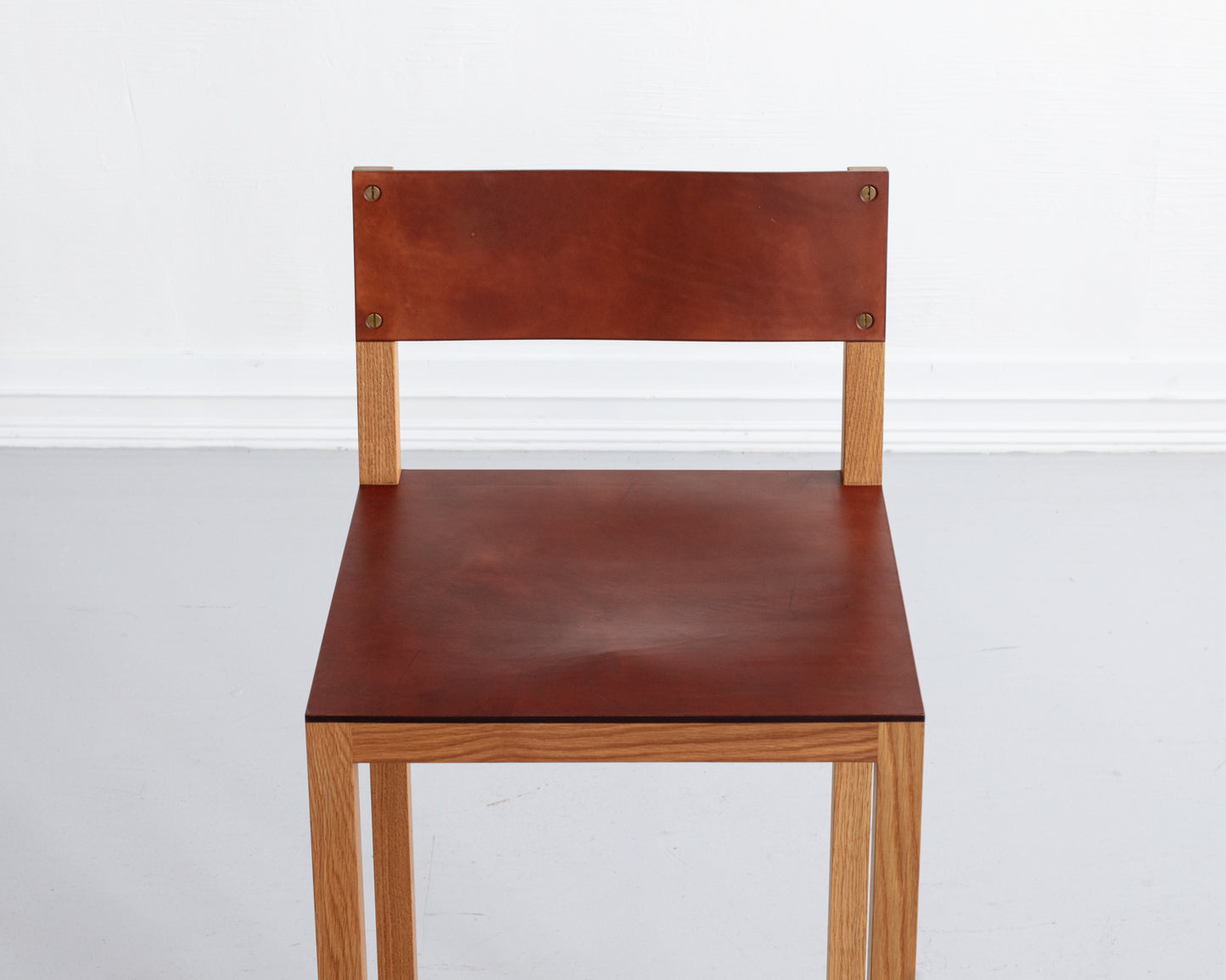 SQUARE GUEST BAR STOOL - NATURAL OAK, NATURAL MULLED LEATHER