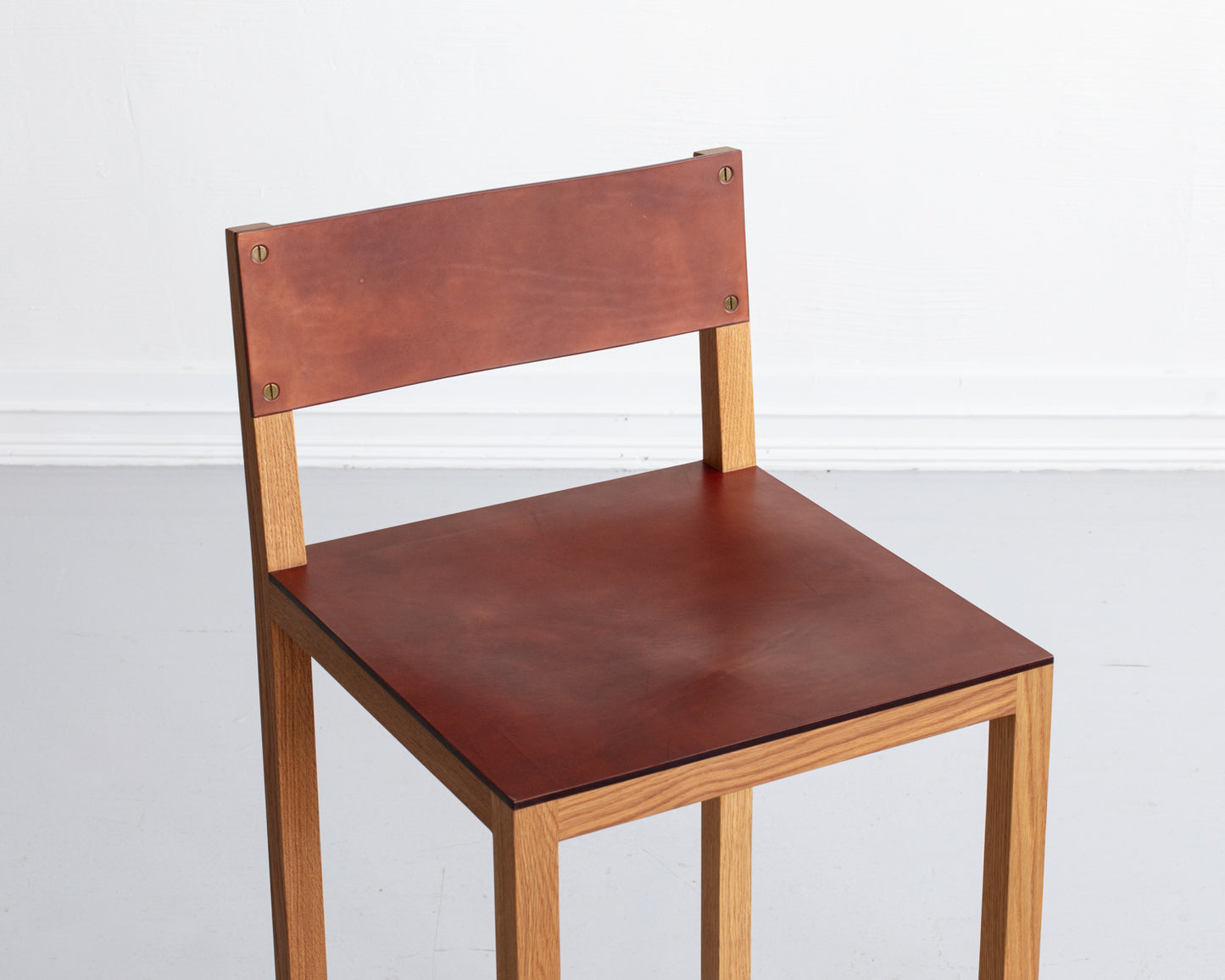 SQUARE GUEST BAR STOOL - NATURAL OAK, NATURAL MULLED LEATHER