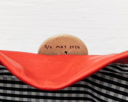 LEATHER PURSE WITH CERAMIC BUTTON (ED. 5/7)