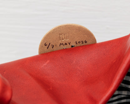 LEATHER PURSE WITH CERAMIC BUTTON (ED. 6/7)