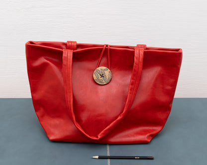 LEATHER PURSE WITH CERAMIC BUTTON (ED. 6/7)
