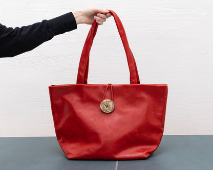 LEATHER PURSE WITH CERAMIC BUTTON (ED. 6/7)