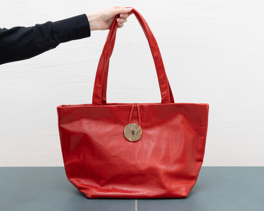 LEATHER PURSE WITH CERAMIC BUTTON (ED. 7/7)