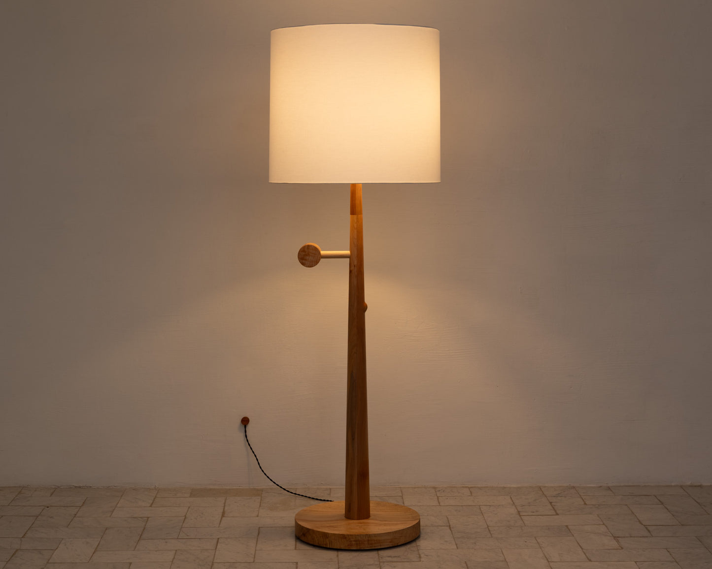DIMNER FLOOR LAMP - NATURAL MAPLE