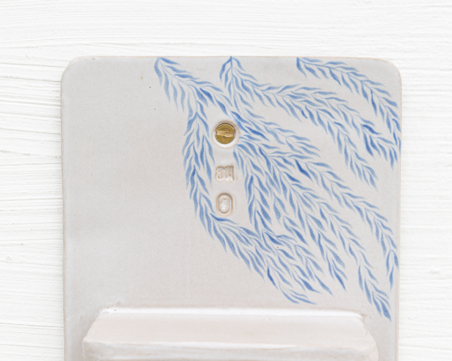 CERAMIC TOILET PAPER HOLDER