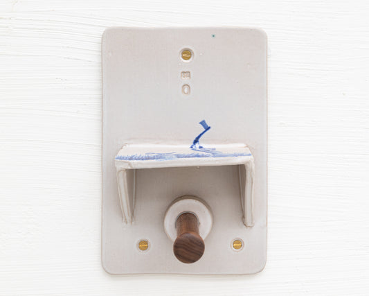 CERAMIC TOILET PAPER HOLDER
