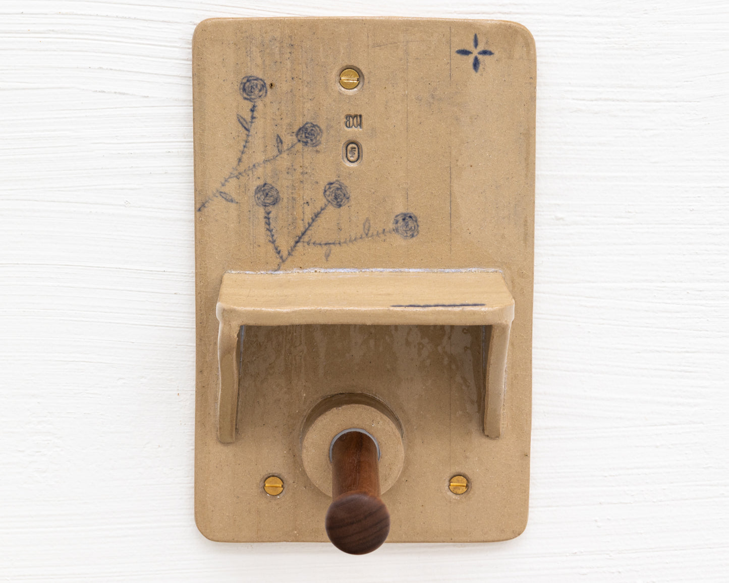 CERAMIC TOILET PAPER HOLDER