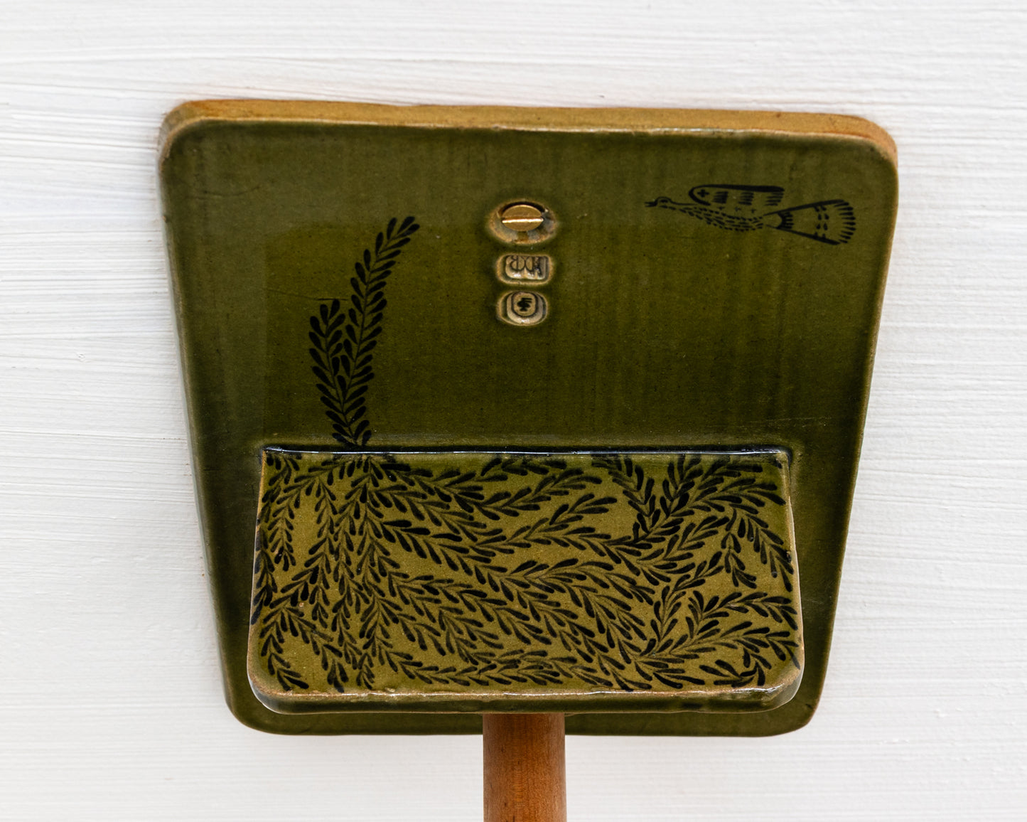 CERAMIC TOILET PAPER HOLDER