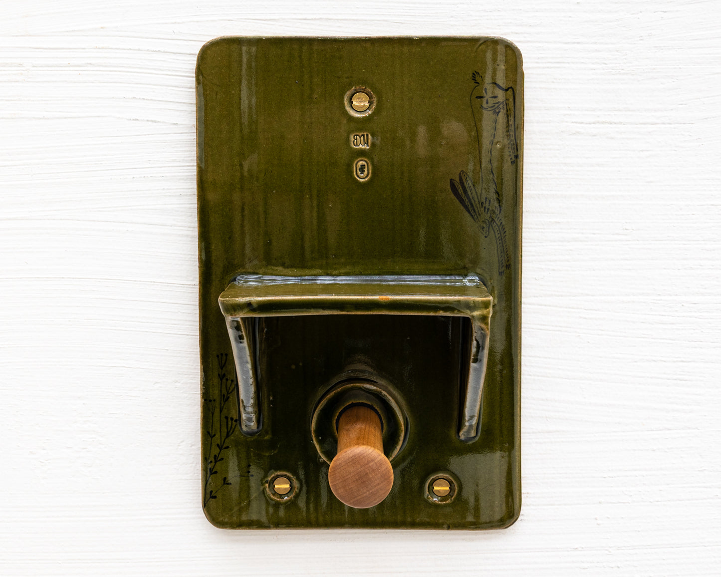 CERAMIC TOILET PAPER HOLDER