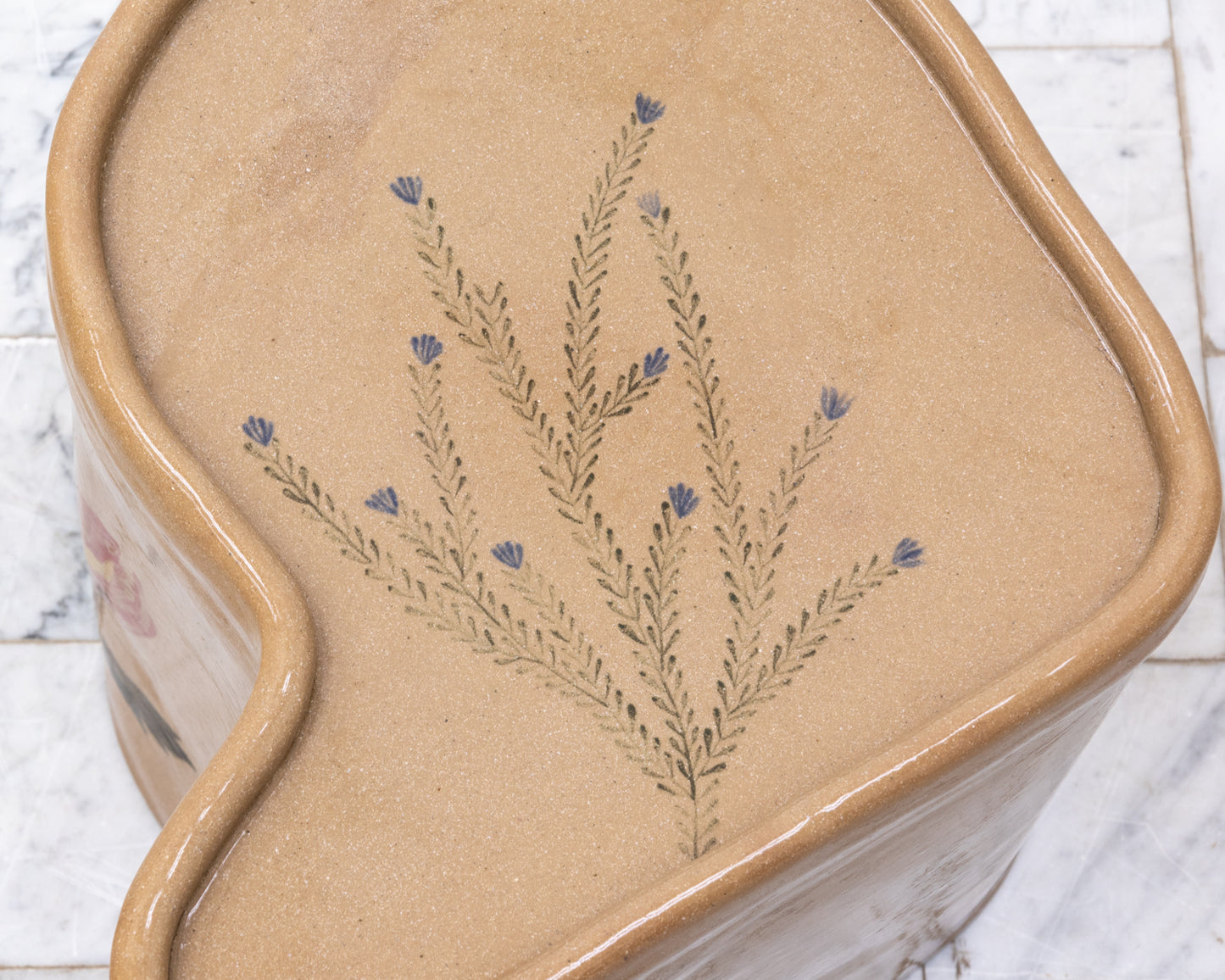 DALE BLONE SIDE TABLE - 16" H, HAND-PAINTED CERAMIC