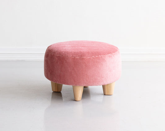 NOBOL ROUND OTTOMAN - 26", BDDW FABRIC #243, NATURAL MAPLE FEET
