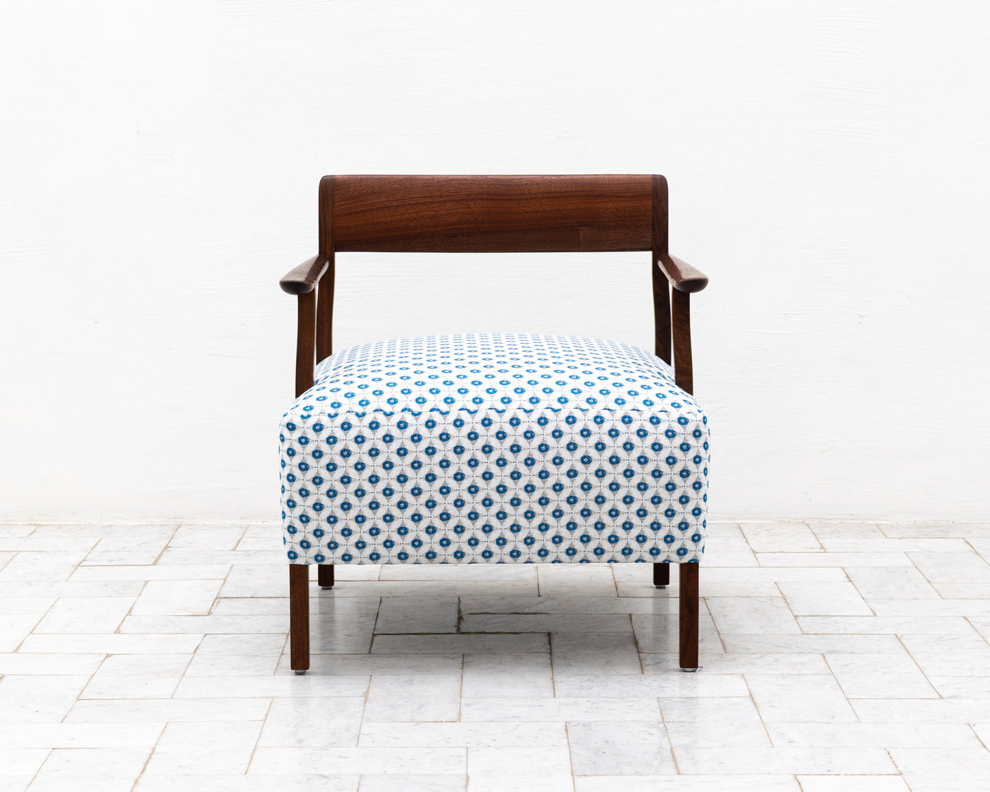 BERIN CLUB CHAIR - BDDW FABRIC #273, CLARO WALNUT