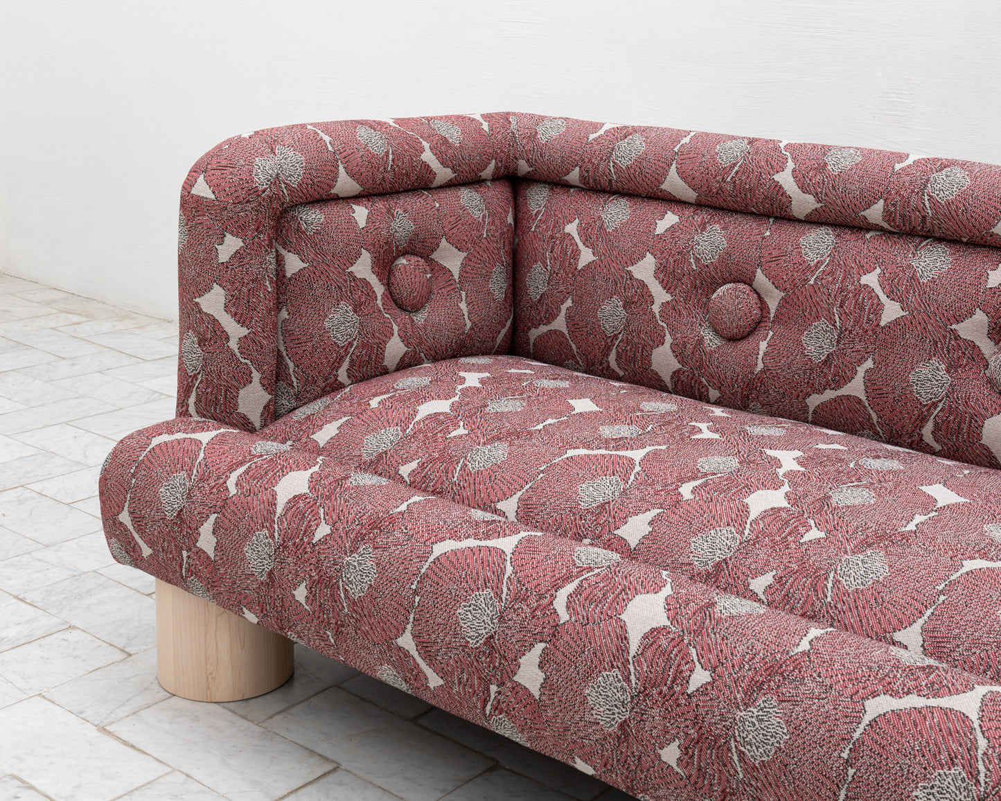 SEV-DRULO SOFA - 7', BDDW FABRIC #274, NATURAL MAPLE FEET