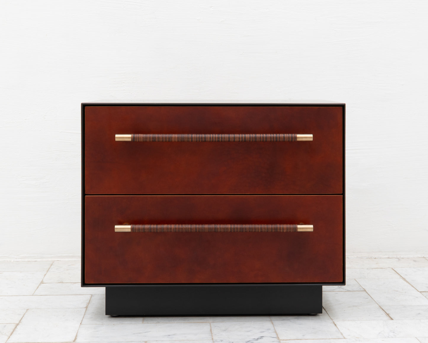 MAPPER SIDE TABLE - 25" L, GRAPHITE LACQUER EXTERIOR, NATURAL MULLED LEATHER FACES