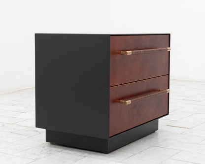 MAPPER SIDE TABLE - 25" L, GRAPHITE LACQUER EXTERIOR, NATURAL MULLED LEATHER FACES