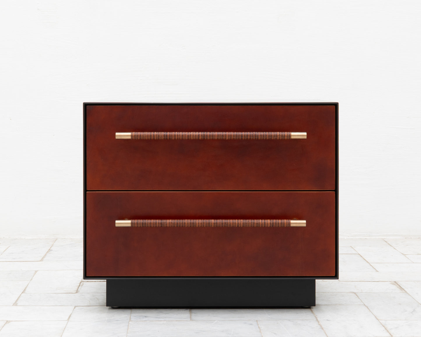 MAPPER SIDE TABLE - 25" L, GRAPHITE LACQUER EXTERIOR, NATURAL MULLED LEATHER FACES