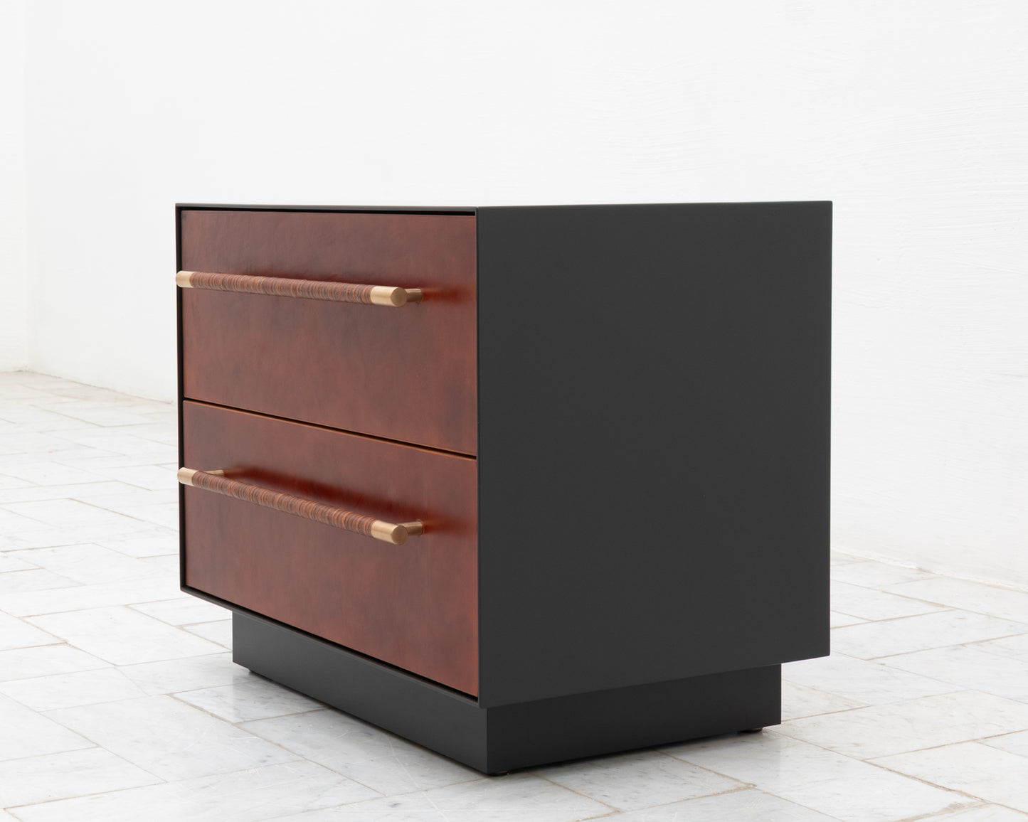 MAPPER SIDE TABLE - 25" L, GRAPHITE LACQUER EXTERIOR, NATURAL MULLED LEATHER FACES