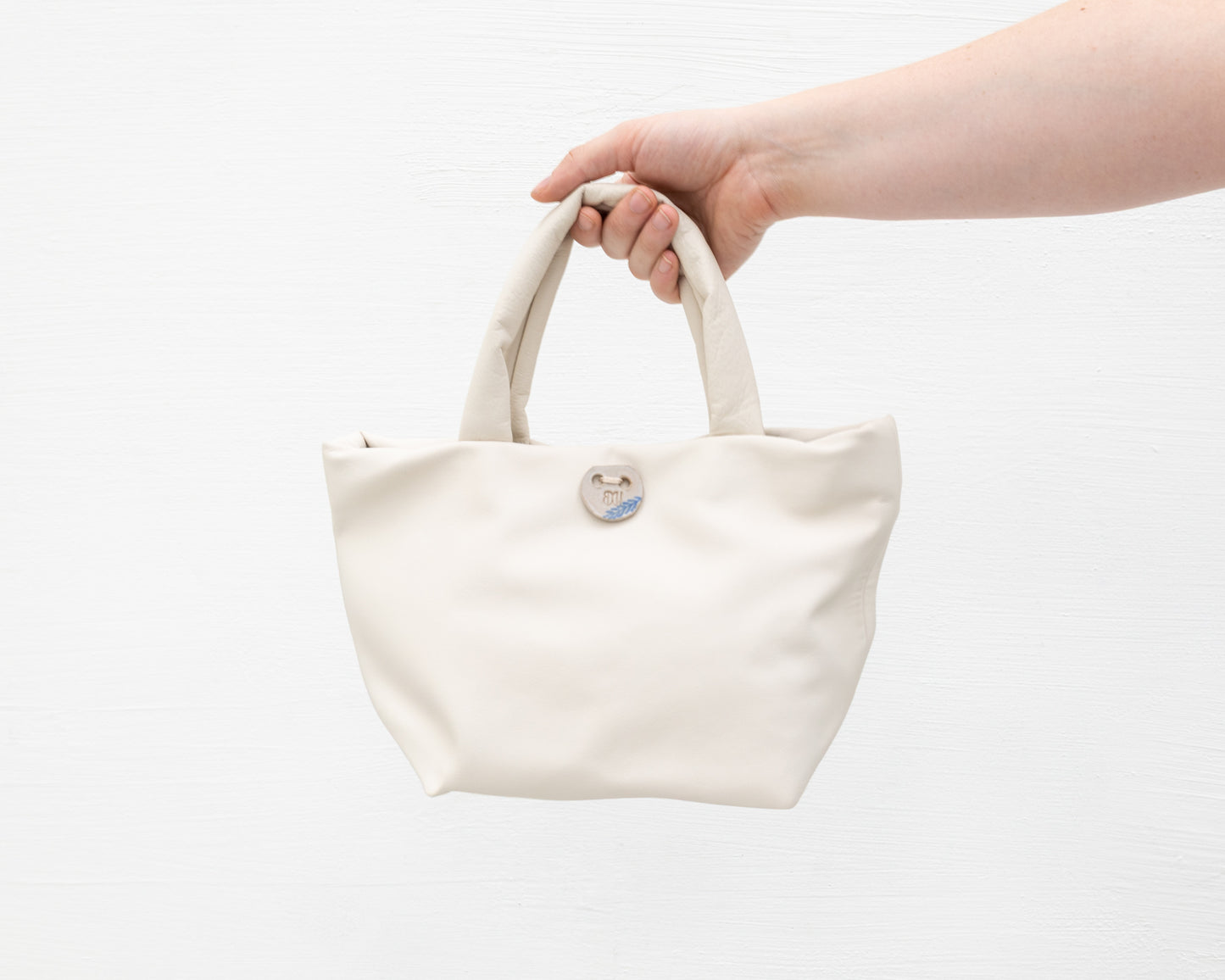 MINI LEATHER TOTE IN WHITE