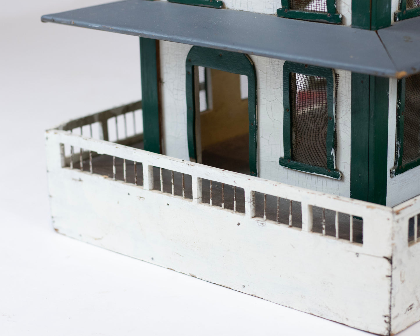 VINTAGE FOLK ART WOODEN TRAIN DEPOT