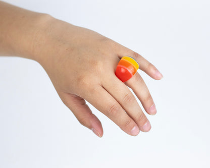 VINTAGE CHUNKY MULTICOLORED ACRYLIC RING