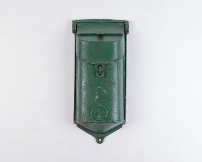 VINTAGE 1920S-30S GRISWOLD CAST IRON MAILBOX