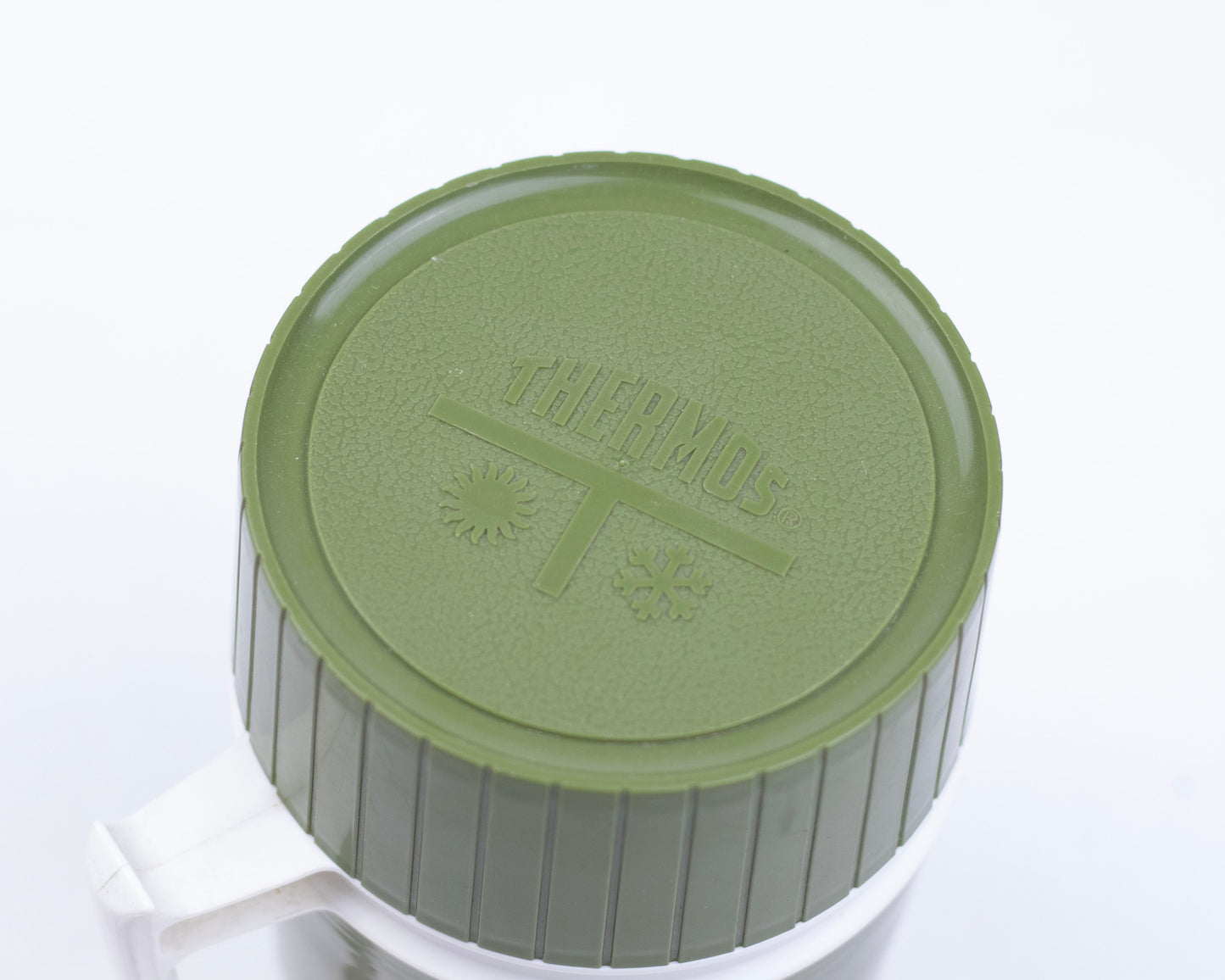VINTAGE 1970S GREEN 10 OZ THERMOS CUP