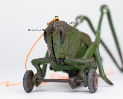 LARGE VINTAGE 1930S HUBLEY CAST IRON GRASSHOPPER ACTION PULL TOY