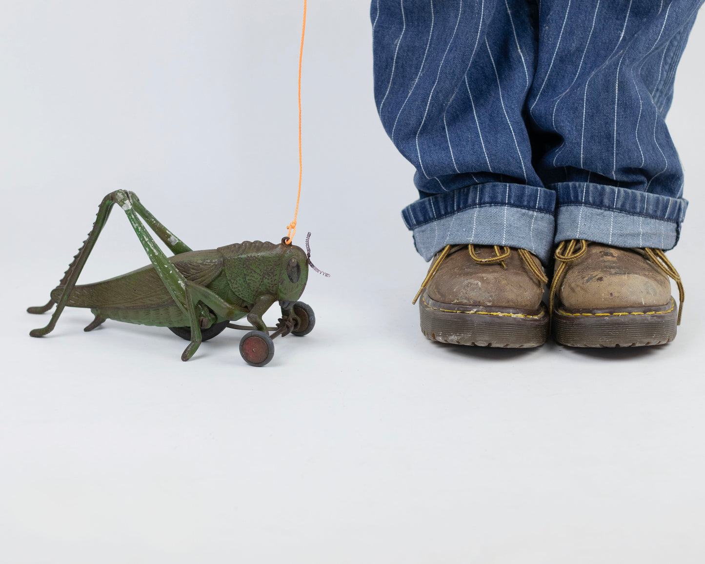 LARGE VINTAGE 1930S HUBLEY CAST IRON GRASSHOPPER ACTION PULL TOY