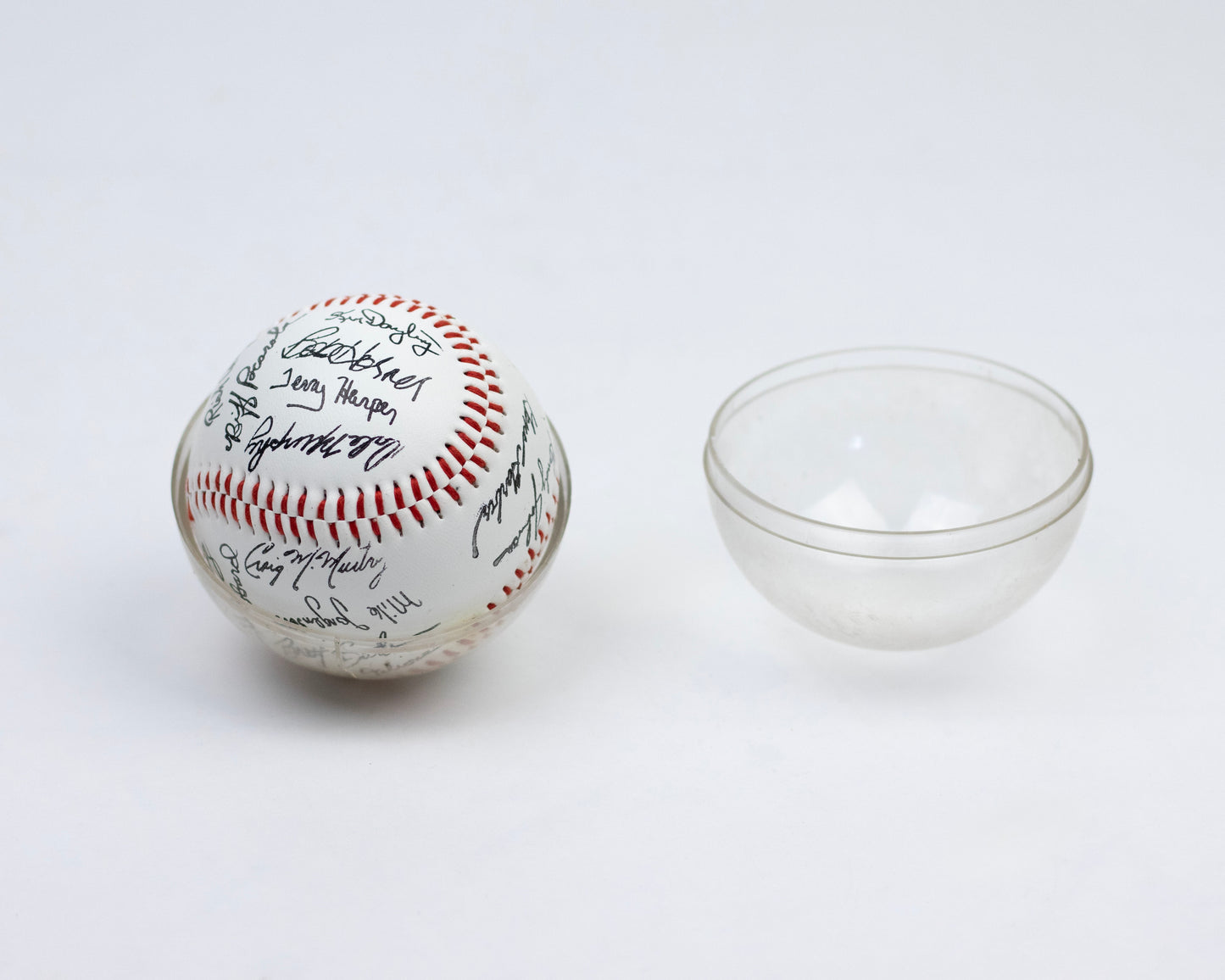 VINTAGE 1980S ATLANTA BRAVES SOUVENIR BASEBALL