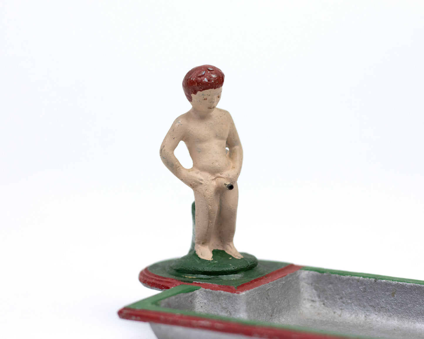 VINTAGE NOVELTY ASHTRAY