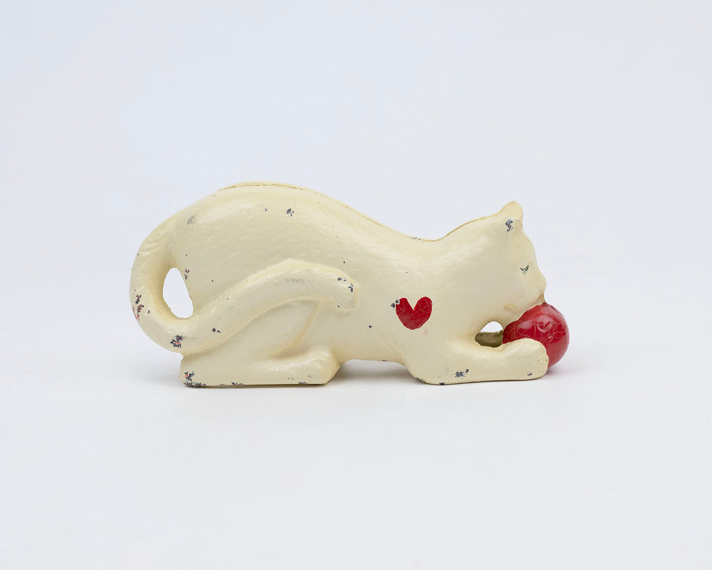 VINTAGE CAST IRON CAT WITH YARN BALL COIN BANK