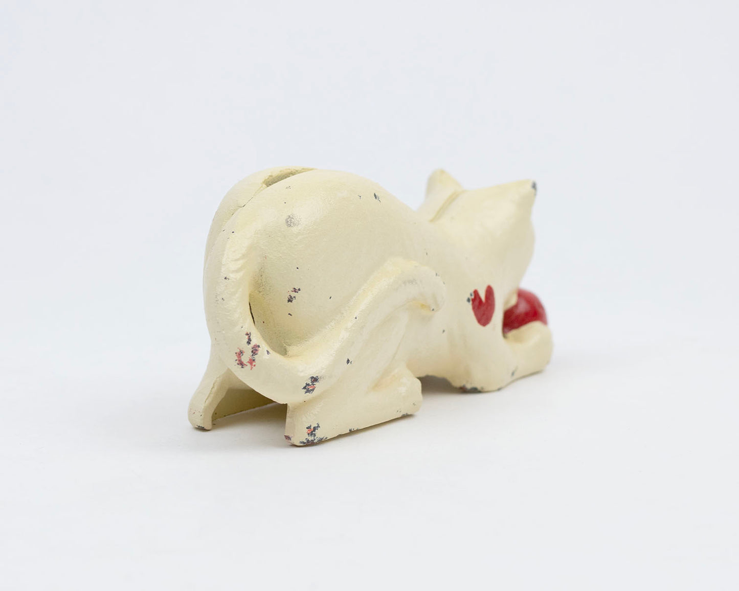 VINTAGE CAST IRON CAT WITH YARN BALL COIN BANK