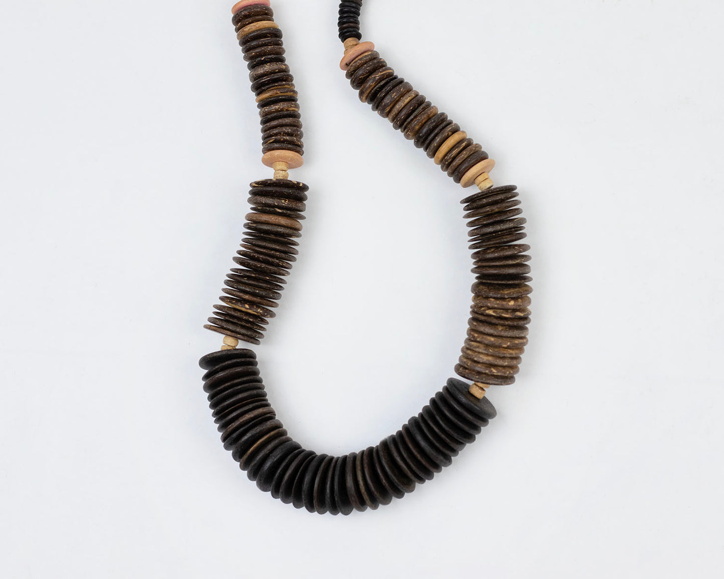 VINTAGE 1970S WOODEN DISC NECKLACE
