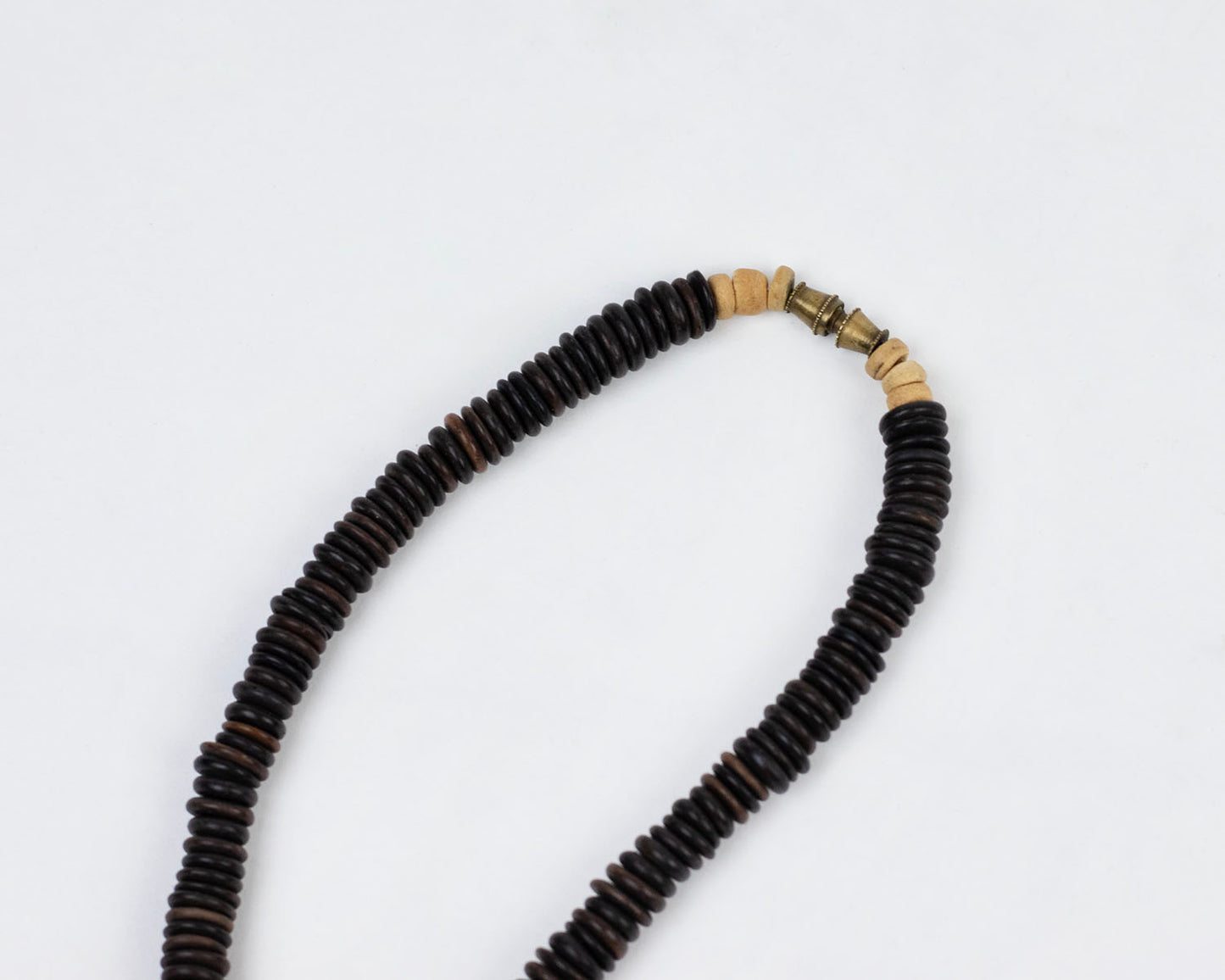 VINTAGE 1970S WOODEN DISC NECKLACE