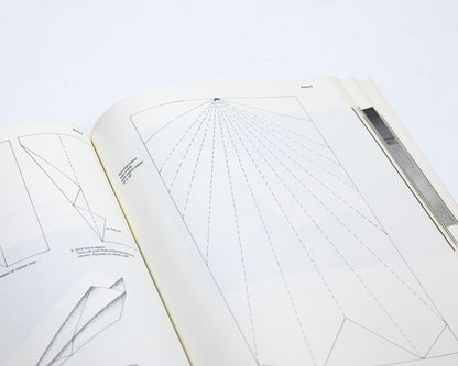 VINTAGE 1967 COPY OF "THE GREAT INTERNATIONAL PAPER AIRPLANE BOOK" BY JERRY MANDER, GEORGE DIPPEL, AND HOWARD GOSSAGE