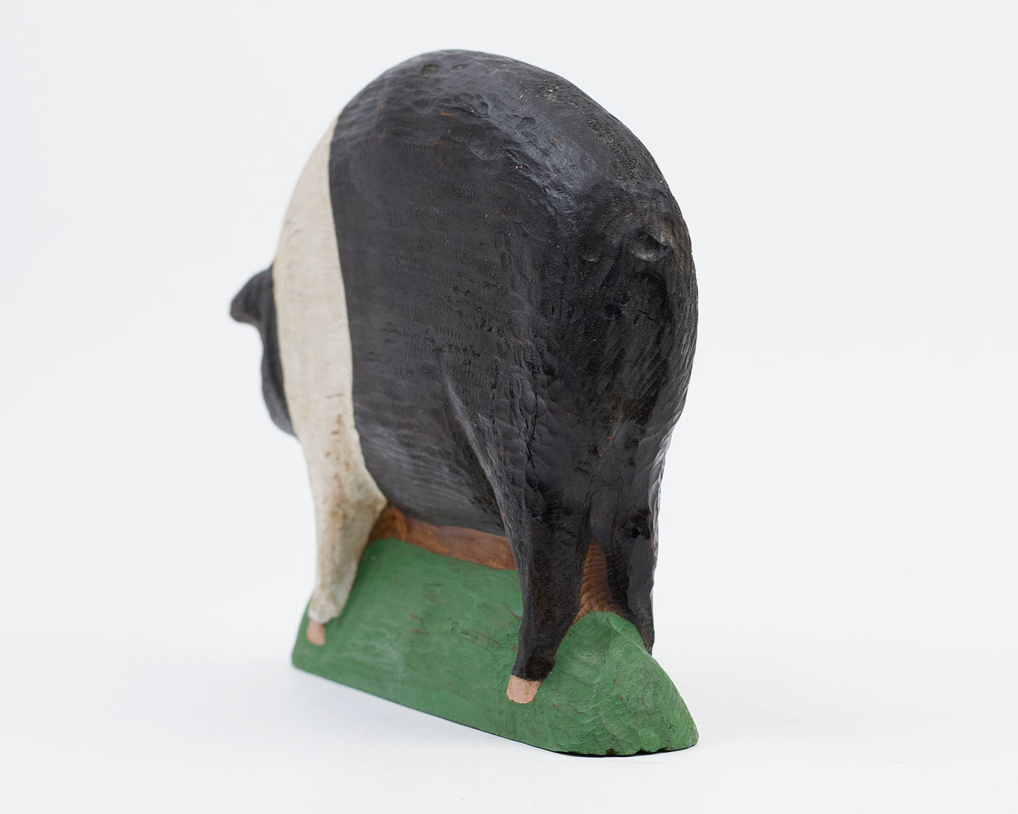 VINTAGE CARVED WOODEN HAMPSHIRE PIG FIGURINE