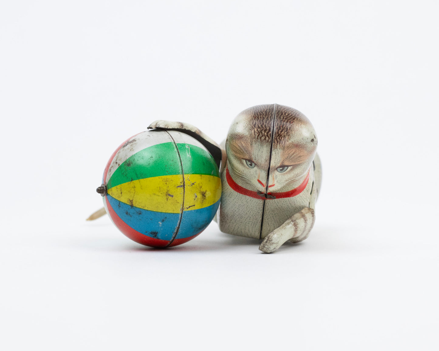 VINTAGE MID-CENTURY CAT WITH BALL TIN WIND-UP TOY - NO KEY