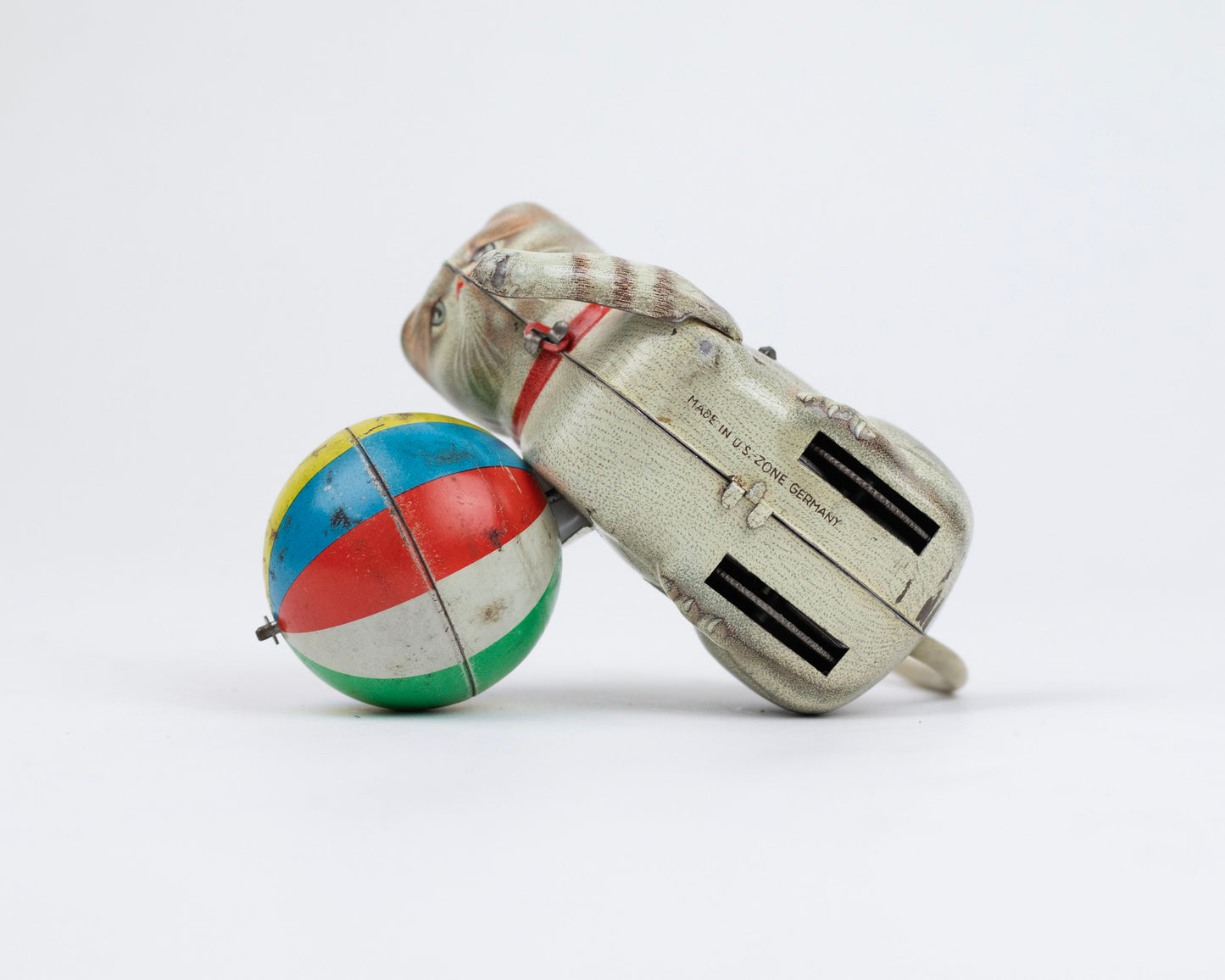 VINTAGE MID-CENTURY CAT WITH BALL TIN WIND-UP TOY - NO KEY