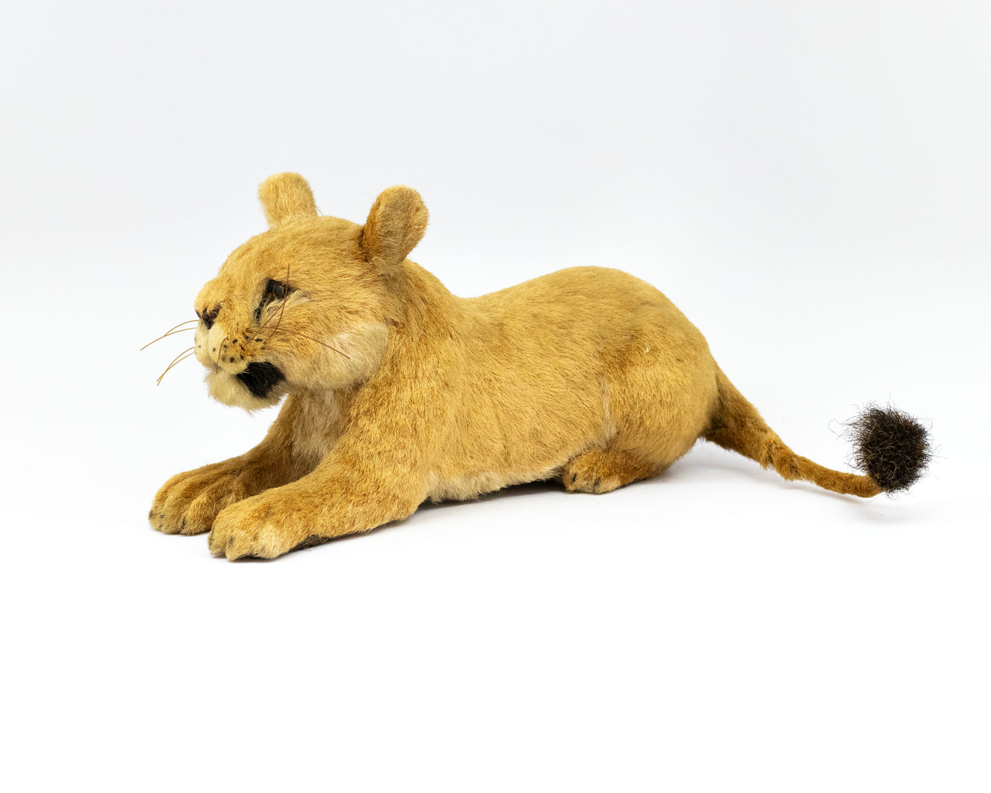 VINTAGE LION AND LIONESS FIGURES