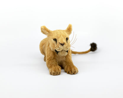 VINTAGE LION AND LIONESS FIGURES