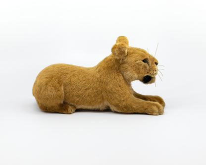 VINTAGE LION AND LIONESS FIGURES